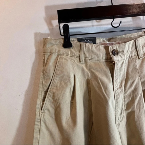 LEVI’S Sz 26 Trouser Shorts Pleated Front Slight Stretch Pockets NEW W/ TAGS - Picture 3 of 10
